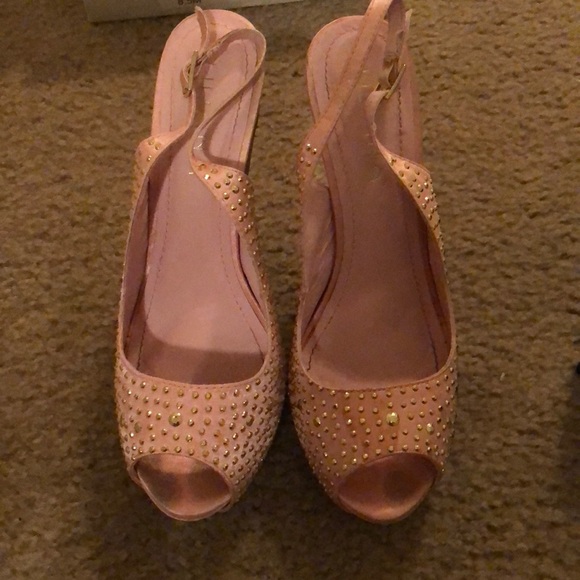 Cute pink heels - Picture 2 of 4